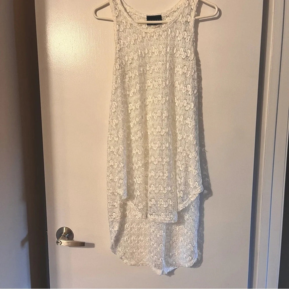 Lace beach cover  up - Picture 2 of 3